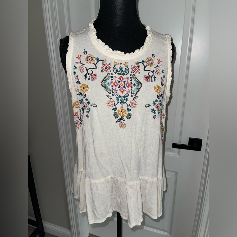 Ivory Sleeveless Embroidered Ruffled-Hem Tunic Top